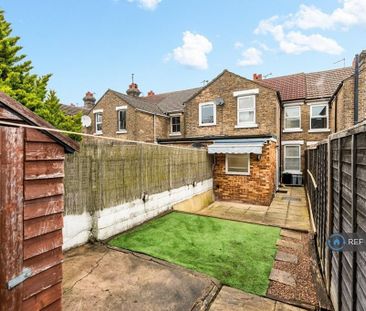 3 bedroom terraced house to rent - Photo 5