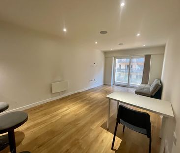 2 Bed Flat, Empire House, NW9 - Photo 2