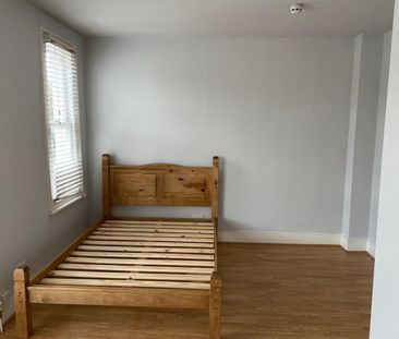 Room in a Shared House, Cranbrook Park, N22 - Photo 1