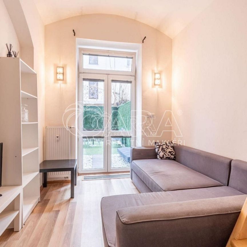 Pronájem bytu 1+kk 45 m² - Photo 1