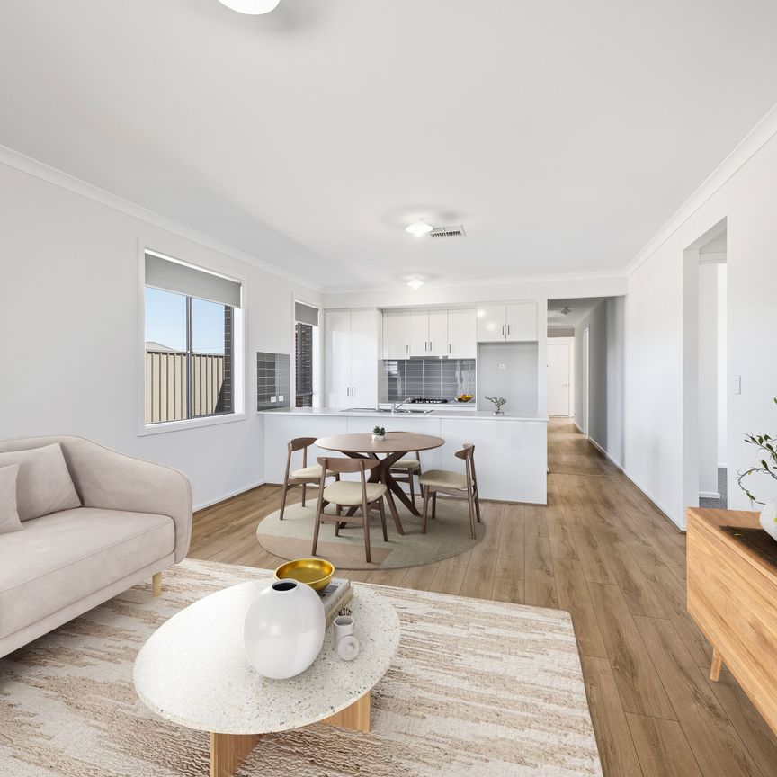 Stunning 4 bedroom home with secondary living and Solar Panels - Photo 1