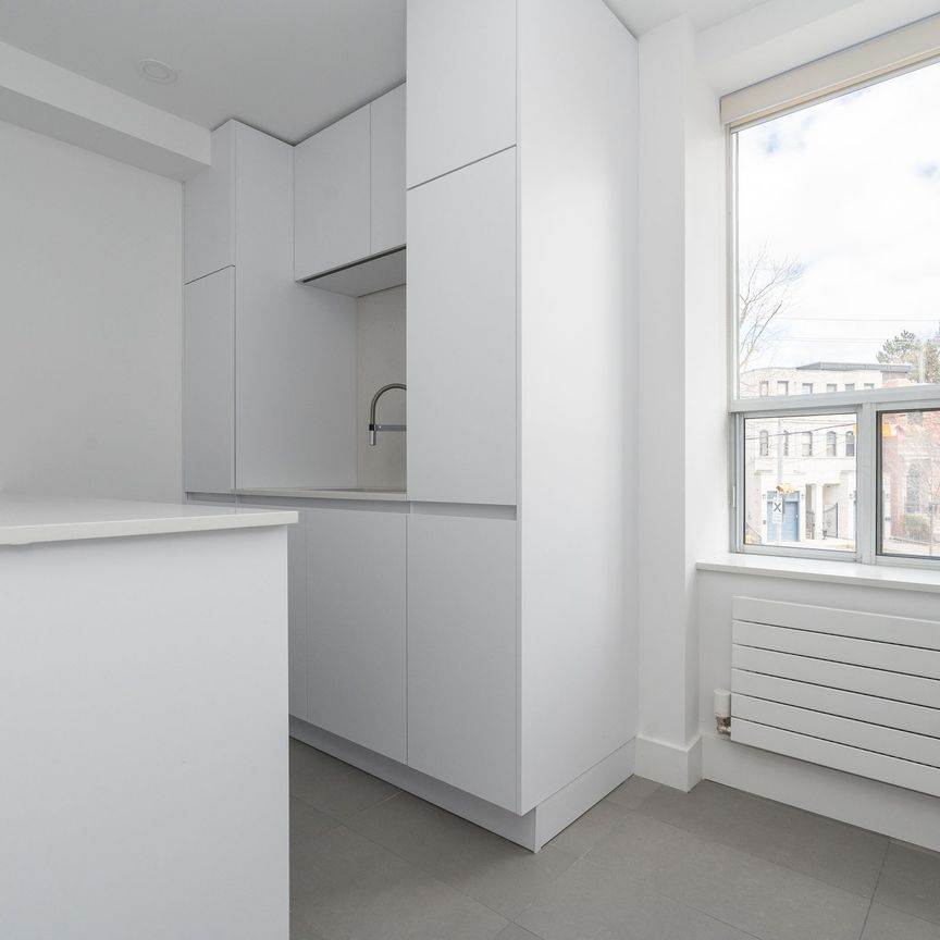 755 Avenue Road - Photo 1