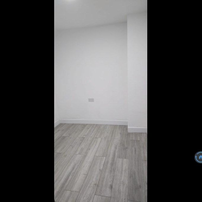 2 bedroom maisonette to rent - Photo 1