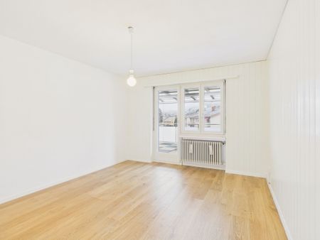 Renovated 4.5-room apartment in Wila, canton ZH - Photo 2