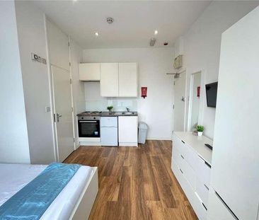 Bloemfontein Road, London, W12 - Photo 2