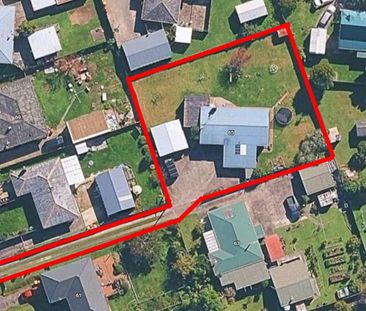 Large fully fenced family home - Photo 6