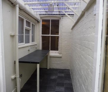 West Parade - Photo 1