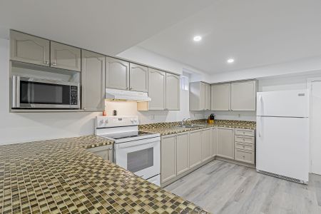 For Lease - 741 College Manor Drive Unit# Bsmt, Newmarket, Ontario - Photo 2