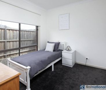 MODERN HOME + GREAT LOCATION - Photo 6