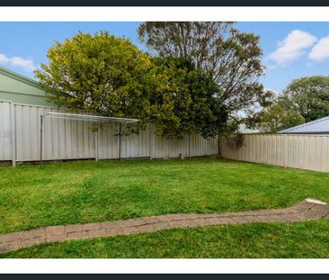 REFRESHED TWO-BEDROOM FLAT WITH NEW UPGRADES – MOVE-IN READY - Photo 6