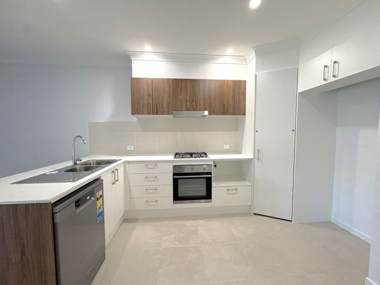 Brand New 3 Bedroom Family Home! - Photo 1