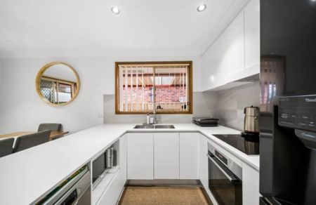 Offering Comfort! - Photo 5