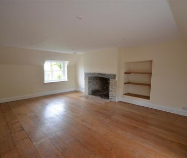 5 bedroom detached house to rent - Photo 2