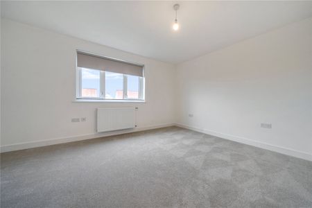 3 bedroom house to rent Throwster Drive, Sudbury, Suffolk, CO10 - Photo 2