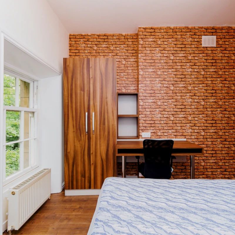 Flat 5-Bedroom B - Photo 1