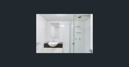 DUCTED AIR-CONDITIONING... DISHWASHER... GAS COOK-TOP... WONDERFUL INNER CITY LIVING... POOL... GREEN SPACE... GYM... SAUNA... - Photo 5