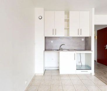 Location Appartement 1 pièces 28 m2 à Pontault-Combault - Photo 5