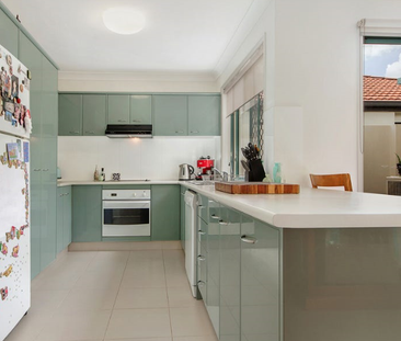 30A Kingarry Circuit, Merrimac QLD 4226 - House For Rent | Domain - Photo 4