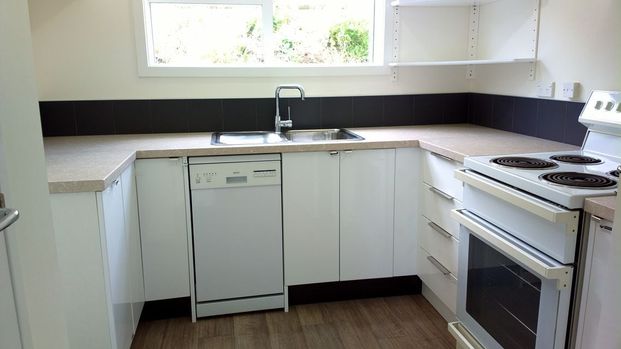 With 5 minutes to the Bus, Leave the Car at Home! - Photo 1