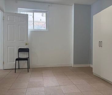 For Lease - 540 Paisley Boulevard Unit# lower, Mississauga, Ontario - Photo 6