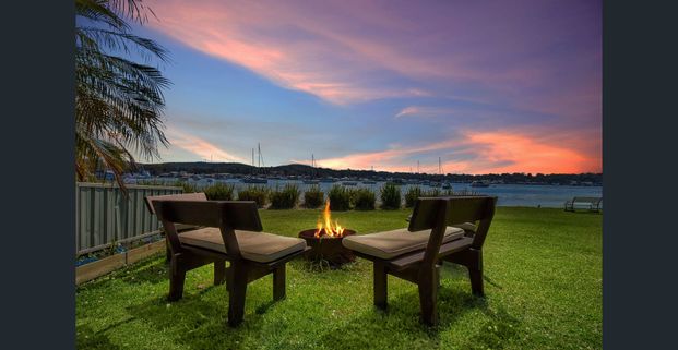 All inclusive Full Serviced house, weekly cleaning, linens, Direct Lake Front Cottage - Photo 1