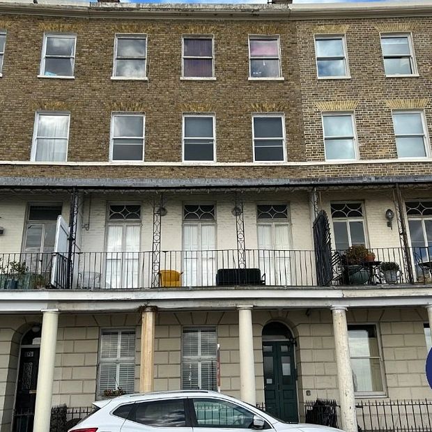 Wellington Crescent, Ramsgate, CT11 8JL, Kent - Photo 1