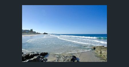 Beachside Living in Prestigious Woodgee Street and Great Ocean Views - Photo 5