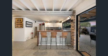 The Ultimate Outdoor Entertainer's Dream Home - Photo 4