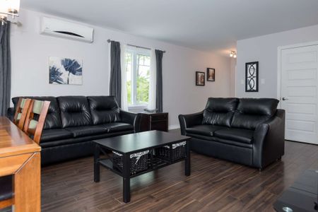 1284 rue Colombage · 2e étage - Photo 3