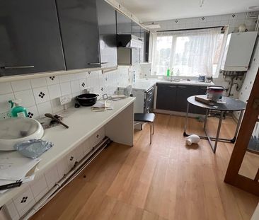 Room in a Shared House, Cruikshank Road, E15 - Photo 2
