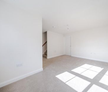 Ilex Drive, Fiddington Fields, Tewkesbury, Gloucestershire - Photo 1