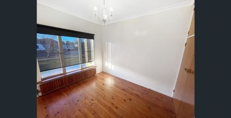 Spacious Family Home - Photo 5