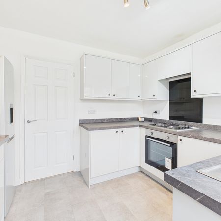 3 bed detached house to rent in Stocklands Way, Prestwood, Great Missenden, Buckinghamshire, HP16 0SJ - Photo 3