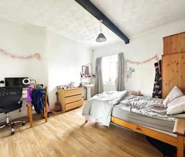 7 bedroom semi-detached house to rent - Photo 2