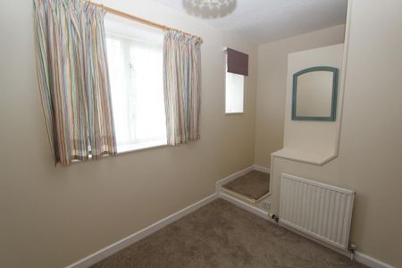 2 bedroom semi-detached house to rent - Photo 2