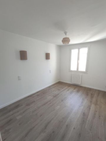 Location Appartement 3 pièces 58m² MILLAU 12100 - Photo 3