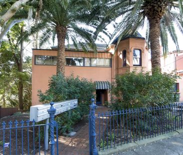 Harbour views in tranquil Glebe locale - Photo 6