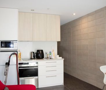 Stylish & Cosy CBD Apartment - Photo 1