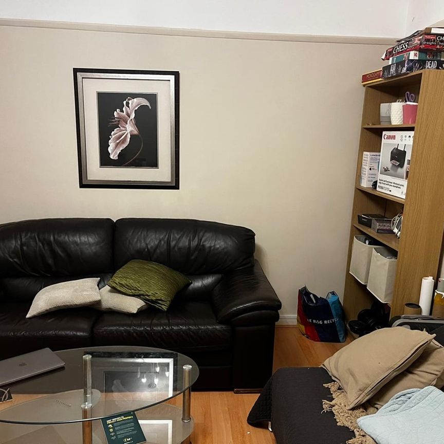 Room in a Shared Flat, Clowes House, SW4 - Photo 1