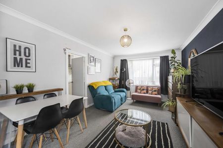 2 bedroom ground floor flat to rent - Photo 3