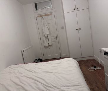 Room in a Shared House, Candler Street, N15 - Photo 1