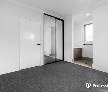 Brand New 4 x 2 Rear Villa - Photo 5