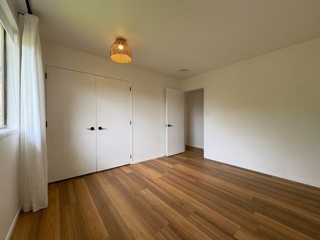 Modern 3-bedroom - Photo 2