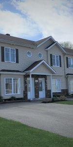 4.5 SUR 2ÉTAGE/ TRÈS BEAU / ST-RÉMI / 1475 / JUILLET - Photo 4