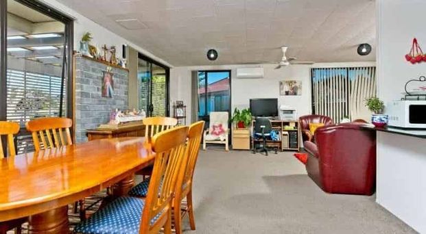 3-Bedroom House in Unsworth Heights. - Photo 1