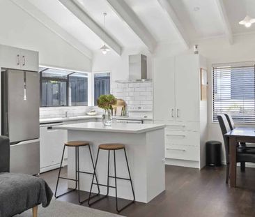 Magnificent on Meander - Photo 2