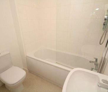 2 bedroom semi-detached house to rent - Photo 6