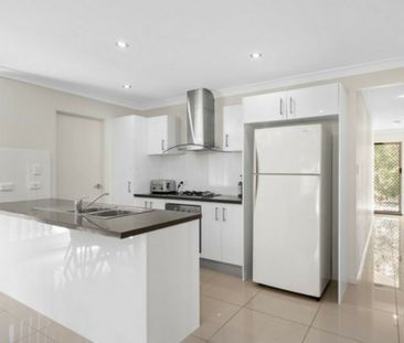 NEAT & TIDY FAMILY HOME - Photo 5