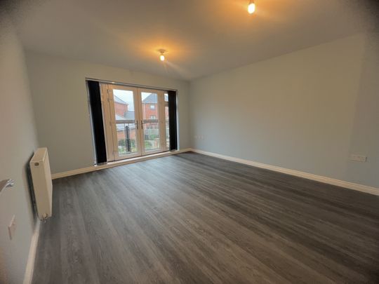 Lincoln Place, Waterlooville - Photo 1