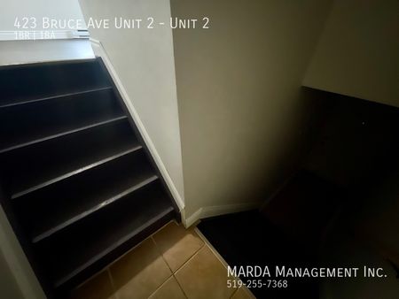 SPACIOUS & UPDATED 1 BED/1BATH APARTMENT! + HYDRO - Photo 5